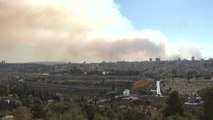 Batı Kudüs'teki ormanlık alanda çıkan yangınlar ikinci gününde devam ediyor