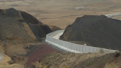 La Turquie construit un mur à sa frontière avec l'Iran pour bloquer l'afflux de migrants afghans
