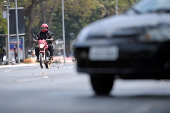 Para ter direito à anistia dos cinco anos do IPVA atrasado da moto, o proprietário vai precisar apenas pagar o emplacamento de 2021