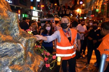 17 AĞUSTOS DEPREMİ'NDE AVCILAR'DA HAYATINI KAYBEDENLER ANILDI