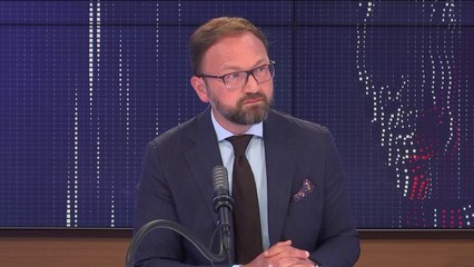 L'Afghanistan aux mains des talibans, manifestations contre le pass sanitaire...  Le "8h30 franceinfo" de Patrick Mignola