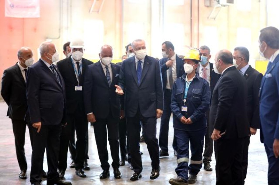 Cumhurbaşkanı Erdoğan ile kaynak yapan usta Melek Tuğ: "Türk kadınına, Türk kadının gücüne, emeğine güvenmeye devam edin "