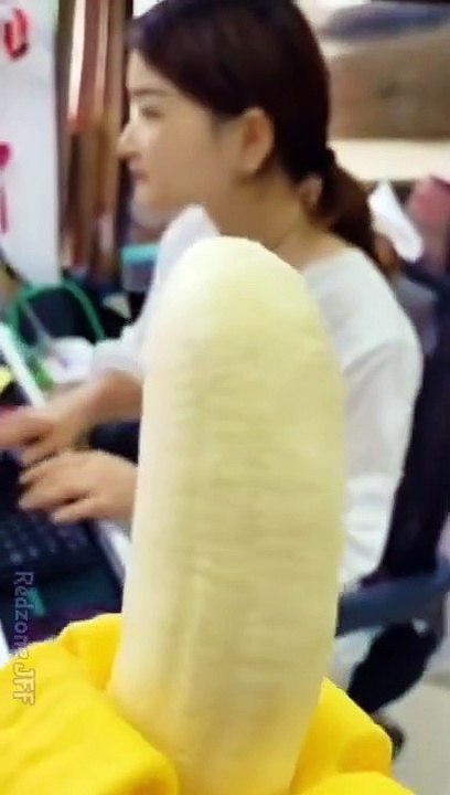Funny Video Eat Fake Banana