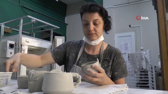 Hobi olarak başladığı seramik işinde yurtdışına açıldı