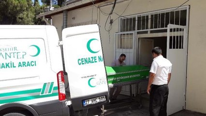 Son dakika haberi! PROFESÖR, YALNIZ YAŞADIĞI EVİNDE ÖLÜ BULUNDU