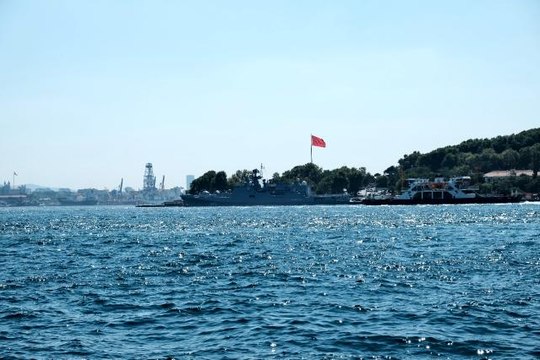 Son dakika haberi: Rus savaş gemisi Sarayburnu'na demirledi