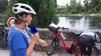Départ d'Anne Oger, de France Bleu Orléans, pour un reportage à vélo, dans le Loiret