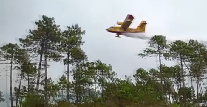 Framura (SP) - Incendio boschivo, il lavoro incessante dei Canadair (17.08.21)