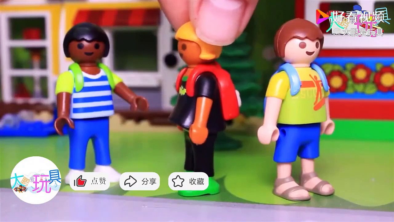 Call the fire brigade urgently, there are 10 toy cars in a car accident