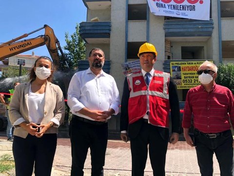 17 Ağustos depreminin yıl dönümünde Avcılar'da bin 500'üncü bina kentsel dönüşüme girerek yıkıldı