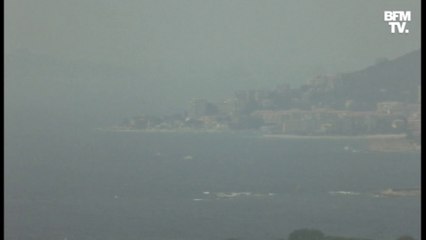 La Corse enfumée à cause de l'incendie en cous dans le Var