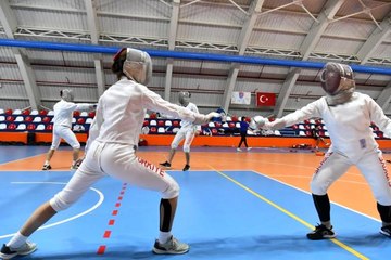 Milli eskrimciler yeni sezona Isparta'da hazırlanıyor