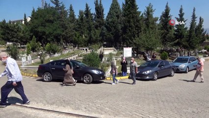 Hepsinin ölüm tarihi aynı...Depremde vefat eden aynı aileden 9 kişi yan yana defnedilmişti