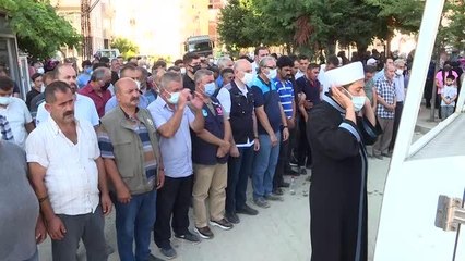 Selin ardından önce eşini iki gün sonra annesini ve kızını toprağa verdi