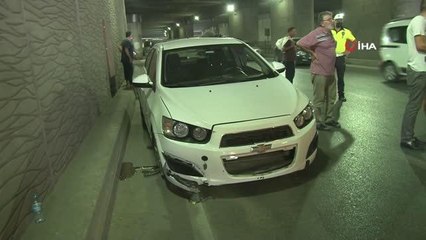 Esenyurt'ta otomobile çarpan araç takla attı