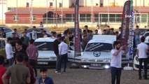 Tatvan’da ilk defa yapılan araba fuarına vatandaşlardan büyük ilgi