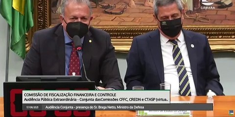 Deputado governista pergunta para colega: 'Você é mulher? Vai se lascar'