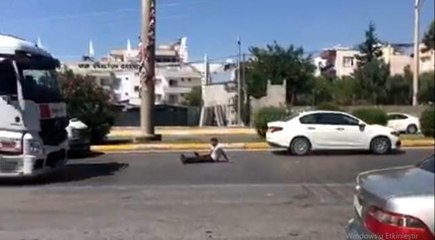 Mersin'de karayolunda ilginç görüntü