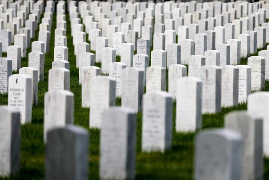 ABD'nin Afganistan'da 20 yıl süren en uzun savaşında 2 bin 400'den fazla Amerikan askeri yaşamını yitirdi