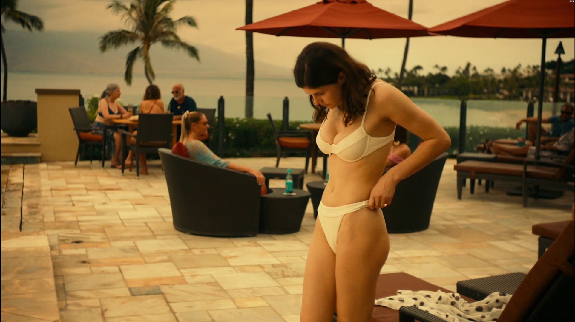 Alexandra Daddario - White Lotus pool scene - Vidéo Dailymotion