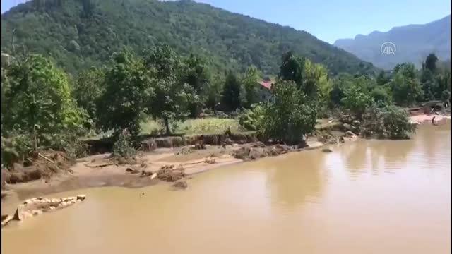 Son dakika haberleri... KASTAMONU - Bakan Kurum Kastamonu'da selden etkilenen bölgelerde incelemelerini sürdürdü