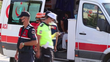 - Yolcu otobüsü kırmızı ışıkta bekleyen minibüse çarptı: 4 yaralı