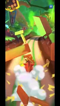 Nitro Lab Assistant Battle Run Gameplay On The Great Gate - Crash Bandicoot: On The Run! (S4 Boss)