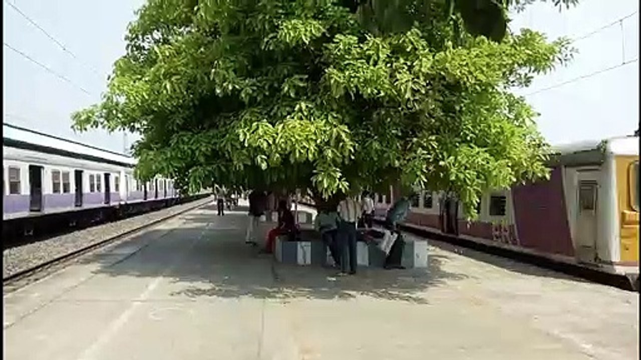 Magical Entry and Exit at same time __ Emu v/s Emu crossing __ Eastern Railway