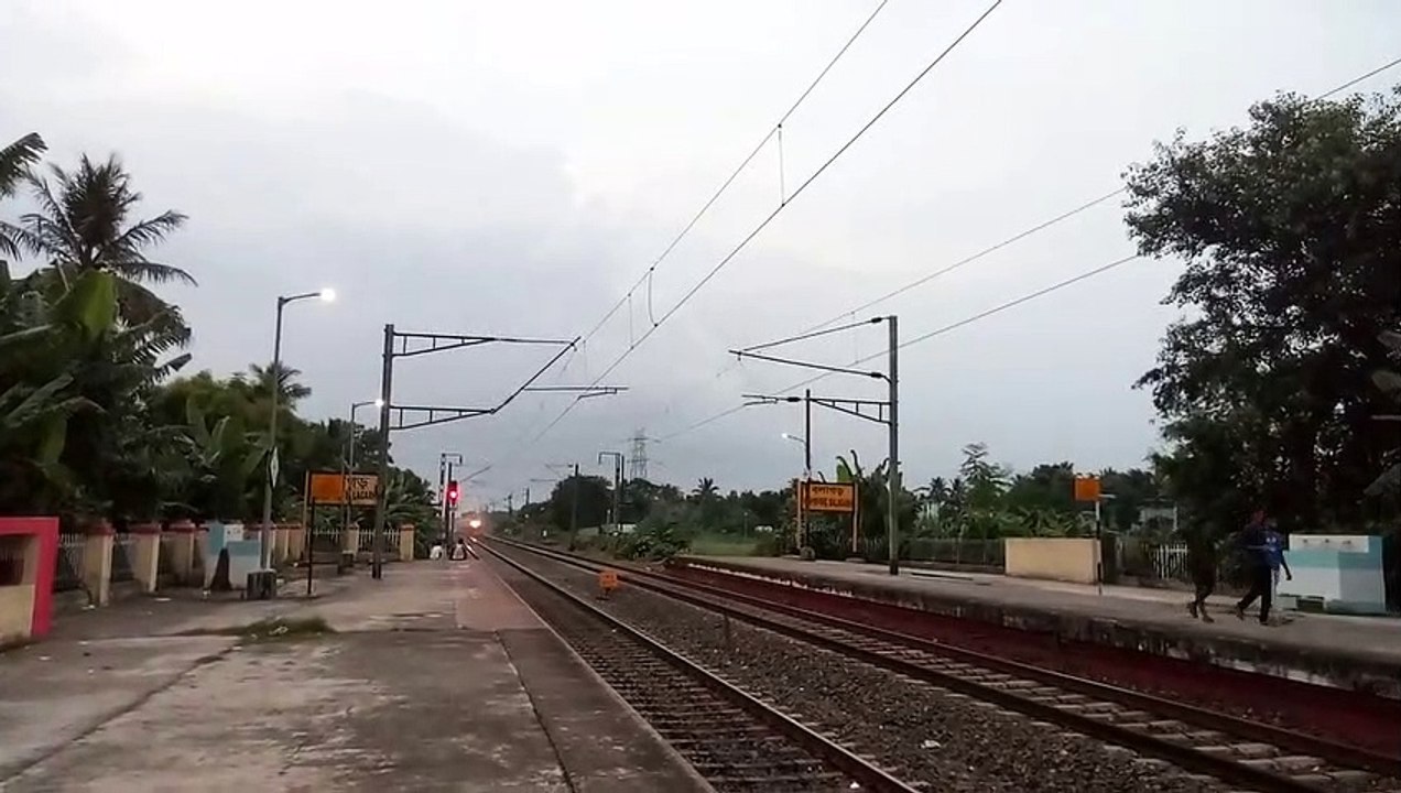 Route Diverted __ Kanchanjunga Express leading by WAP-7 __ Eastern Railway