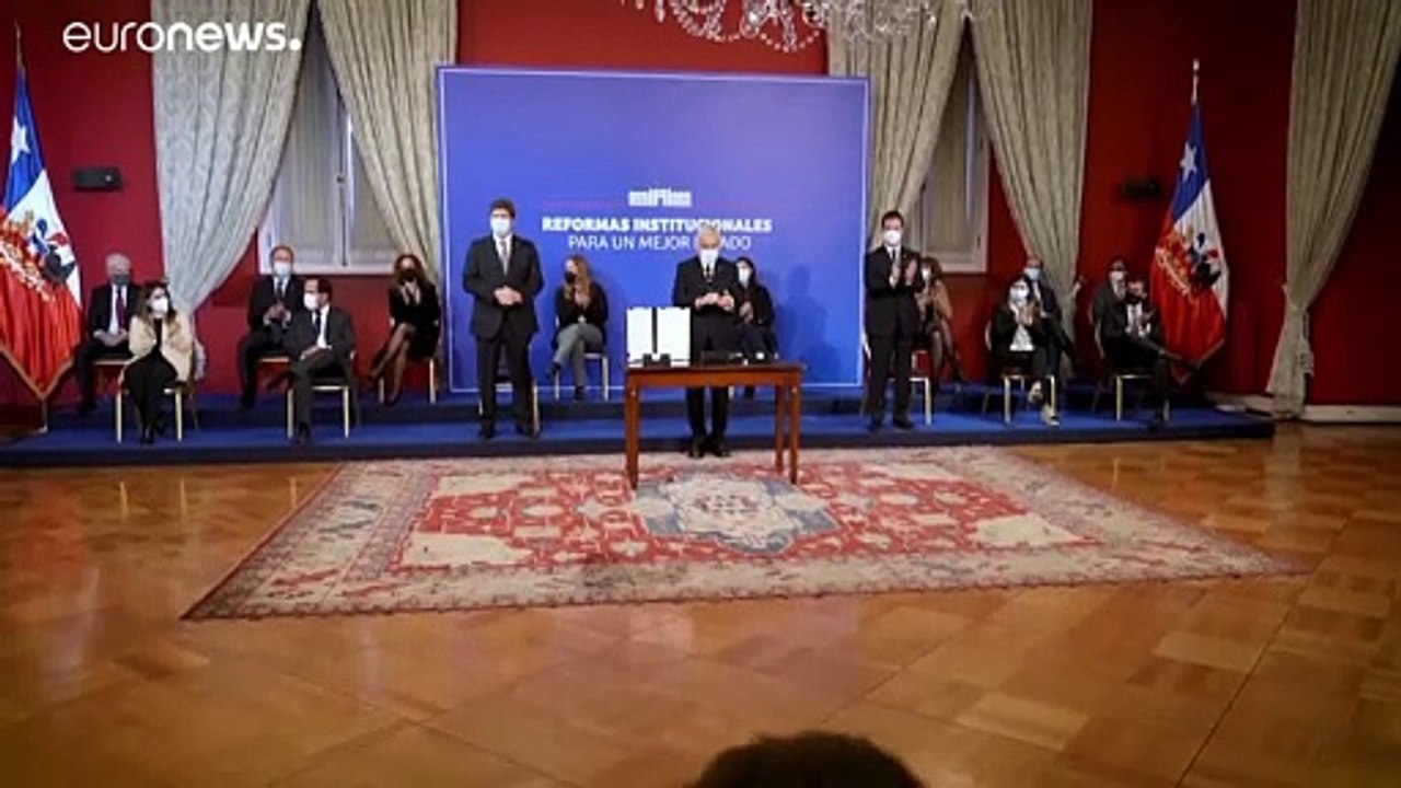 Chile acogerá a diez mujeres activistas afganas y sus familias, anunció Sebastián Piñera