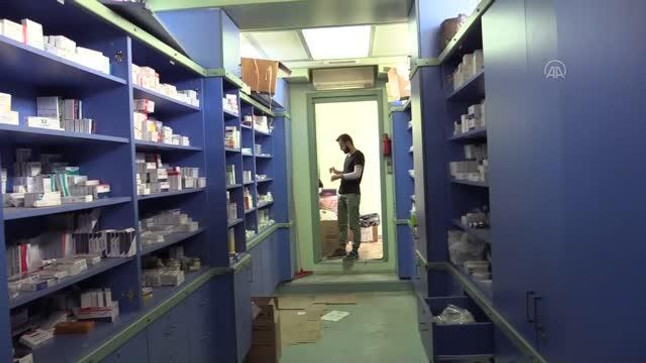 KASTAMONU - Sel felaketinin yaşandığı Bozkurt'ta afetzedeler ve görevlilerin ilaç ihtiyacı mobil eczaneden karşılanıyor