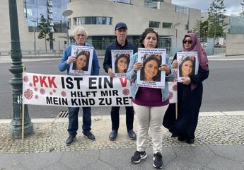 Son dakika haberleri | Almanya'da kızı terör örgütü PKK tarafından kaçırılan anne, Başbakanlık önündeki eylemini sürdürdü