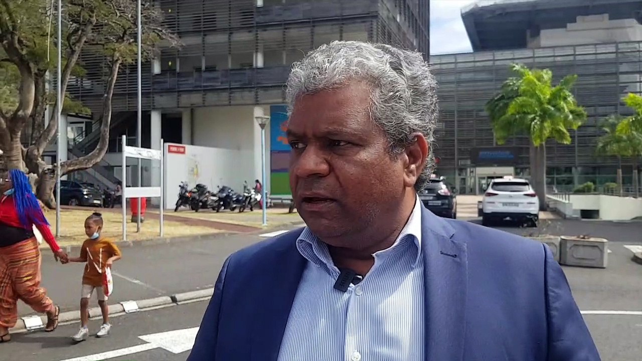 "Le pass sanitaire est une aberration" estime Jean-Hugues Ratenon