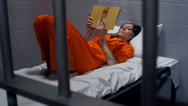 Couple Sends Books to Inmates At Local Jail
