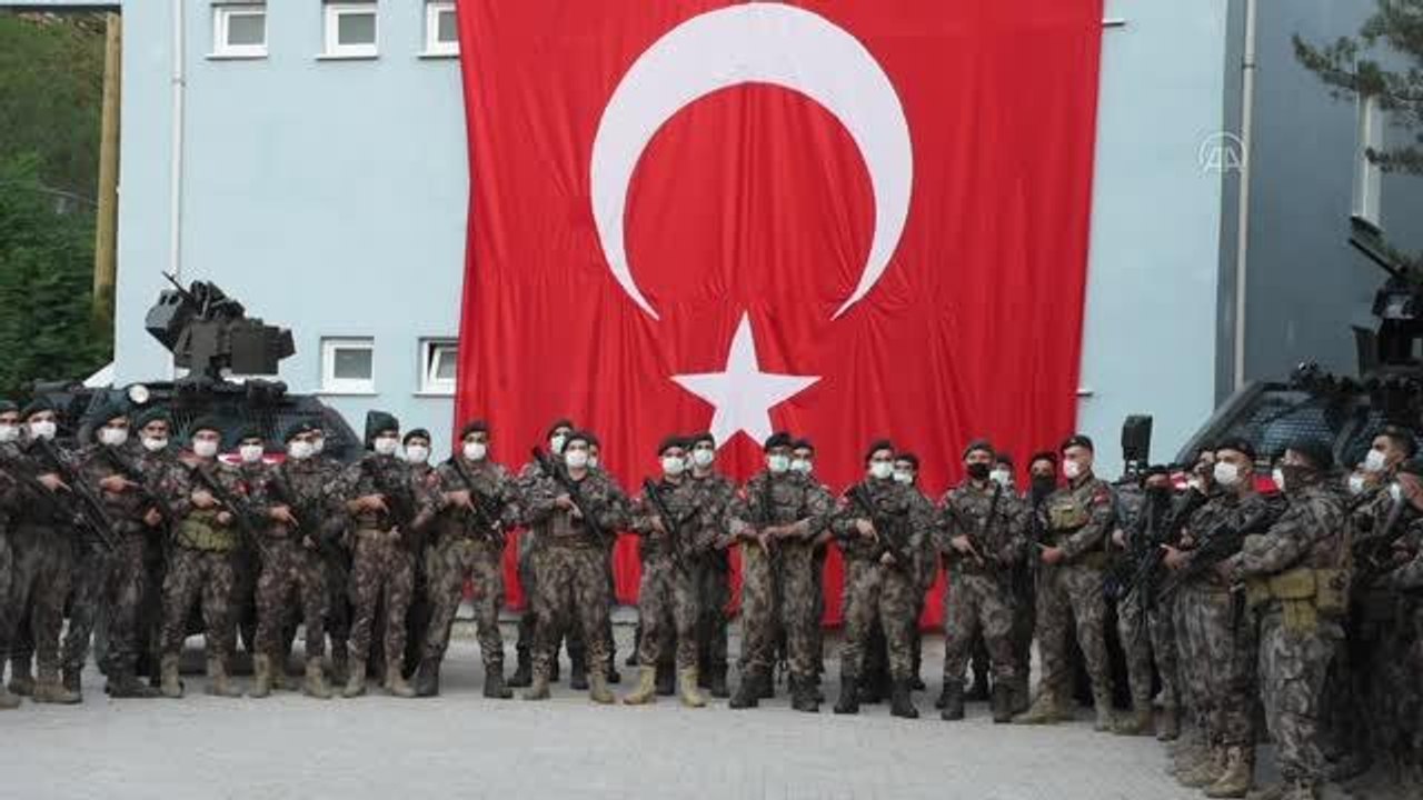 GÜMÜŞHANE - Polis özel harekat timleri dualarla "Barış Pınarı Harekatı" bölgesine uğurlandı