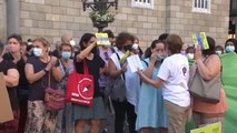 Cientos de personas se manifiestan en Barcelona por los derechos de las mujeres afganas