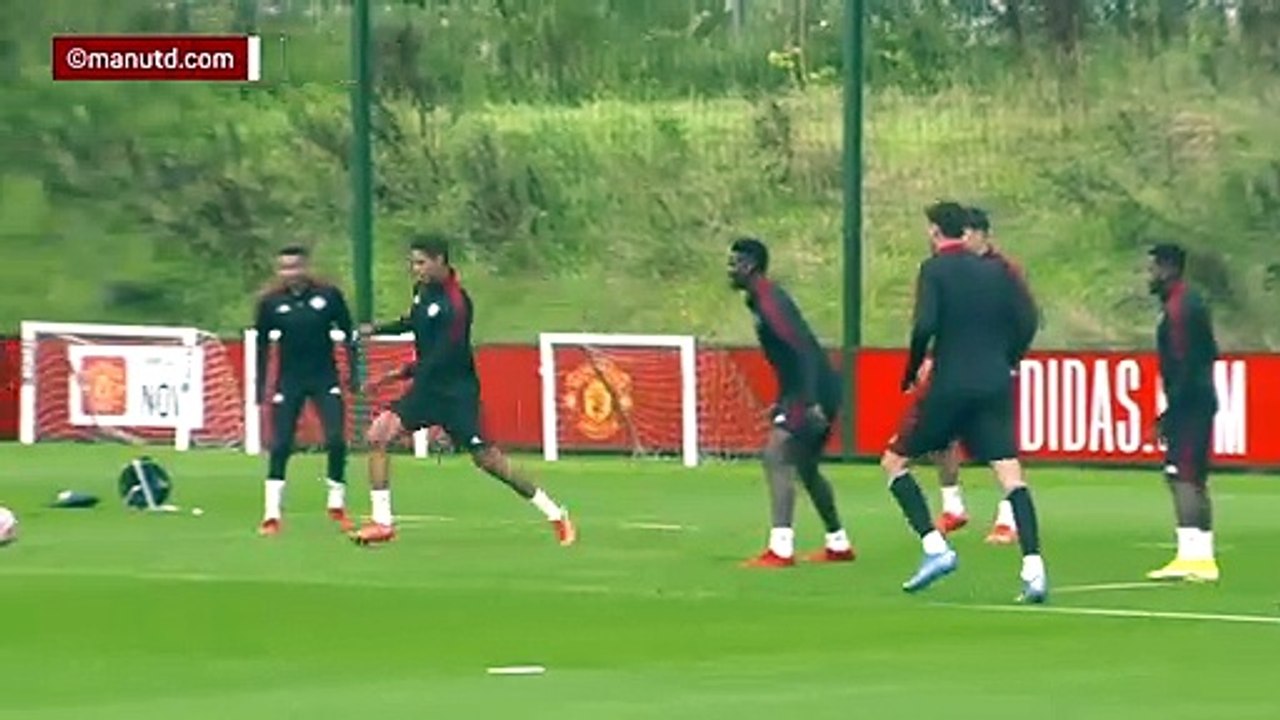 Premier League - Le premier entraînement de Varane avec Man United