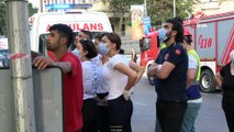 Beyoğlu’da terasa çıkarak intihara kalkışan 2 kişi yürekleri ağızlara getirdi: Polis ve vatandaşlar güçlükle ikna etti