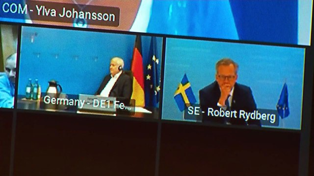 Еврокомиссия призывает помочь беженцам из Афганистана прибывать в ЕС