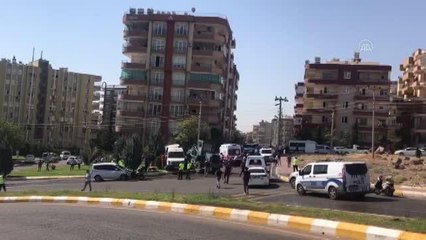 ŞANLIURFA - Öğrenci servisi ile iş makinesi çarpıştı: 10 yaralı