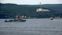 Rus mayın tarama gemisi 'Kovrovets' Çanakkale Boğazı'ndan geçti