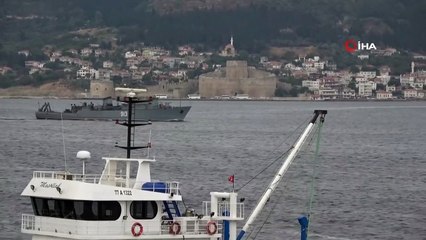 Rus mayın tarama gemisi ‘Kovrovets’ Çanakkale Boğazı’ndan geçti