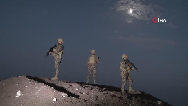 Güvenlik üst seviyede... İran sınır hattı zifiri karanlıkta gözetim altında tutuluyor