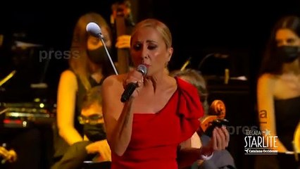 Plácido Domingo y Marta Sánchez hacen historia cantando juntos el himno de España en Starlite