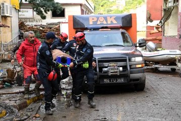 Sel felaketi bölgesinde 300'e yakın vatandaşı kurtaran kahraman tim