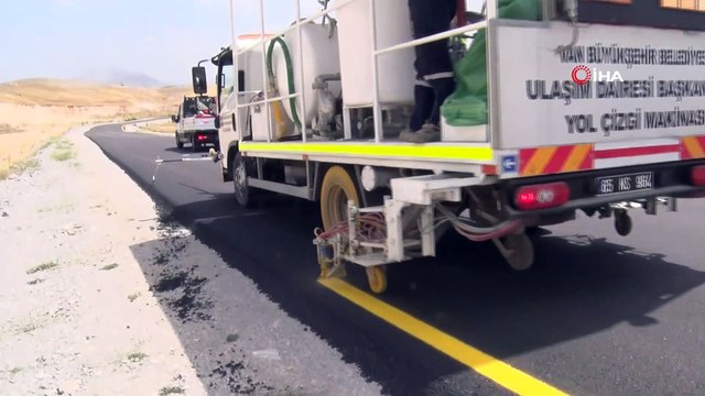 Van Büyükşehir Çaldıran kayak merkezinin yolunu asfaltladı
