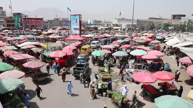 Taliban'ın kontrolündeki başkent Kabil'de çarşı-pazar hareketliliği