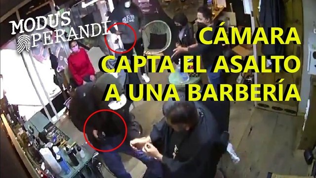 #LaLacraDeLaSemana Ladrones asaltan y encierran a los clientes de una barbería en Toluca, Edomex