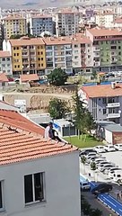 Gazi Caddesi'nde intihar girişimi