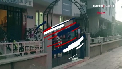 Kızının yanına gelen eski damadını tüfekle kovaladı